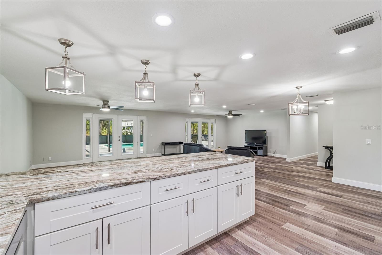 10909 Candy Ln Property Photo 13