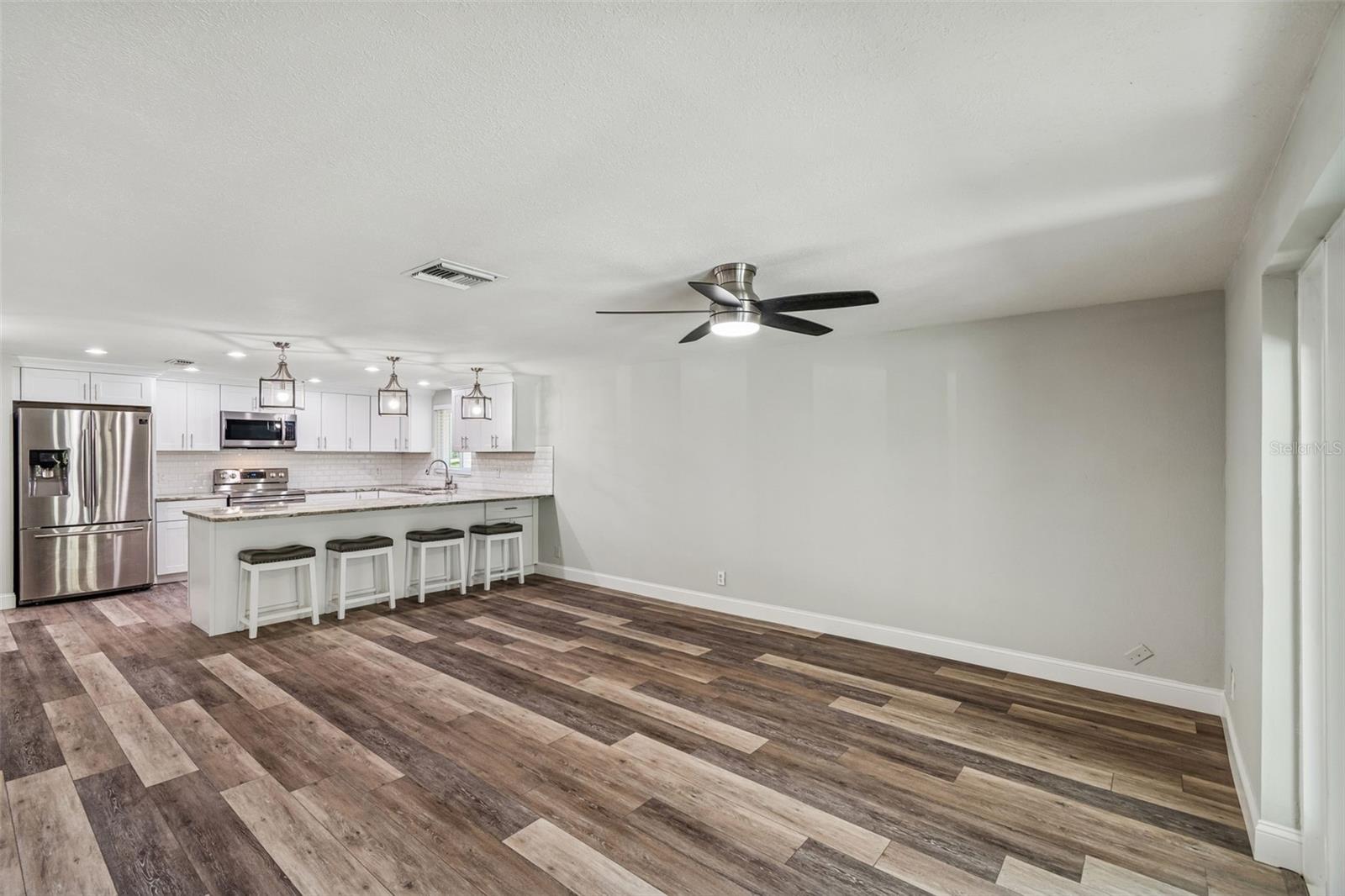10909 Candy Ln Property Photo 14