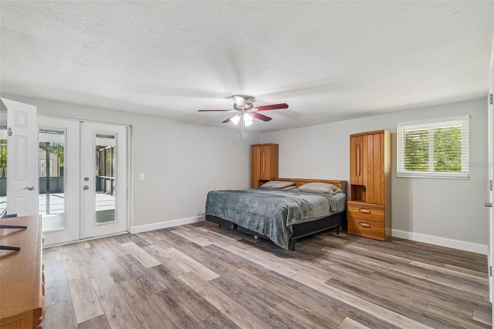 10909 Candy Ln Property Photo 17