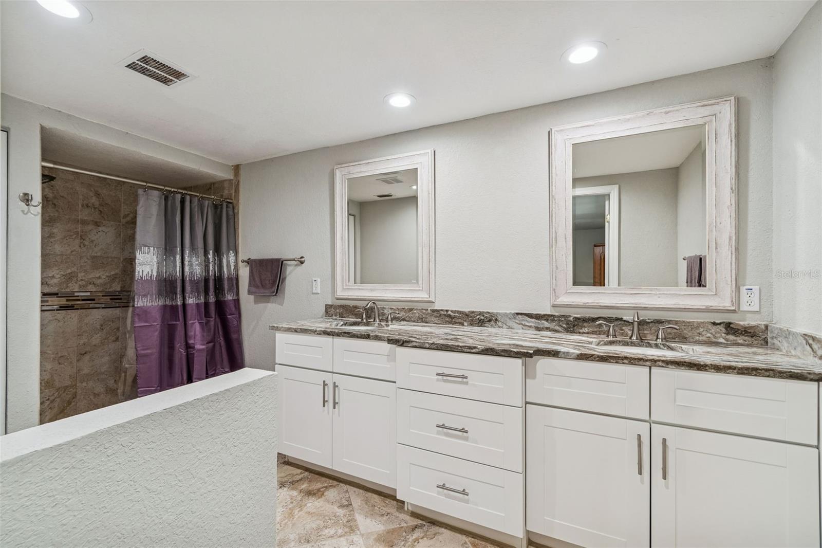 10909 Candy Ln Property Photo 18