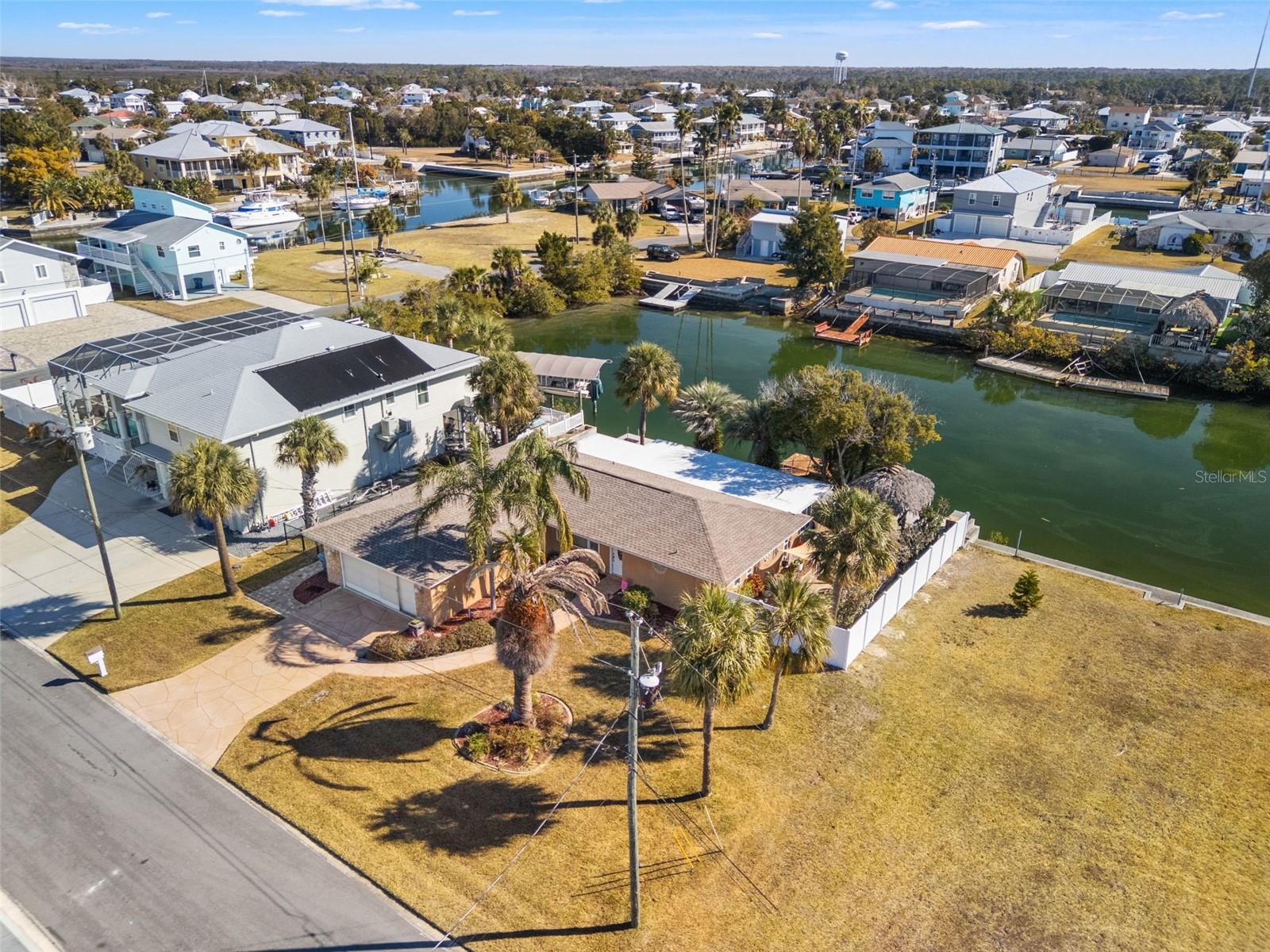 4384 4th Isle Dr Property Photo 4