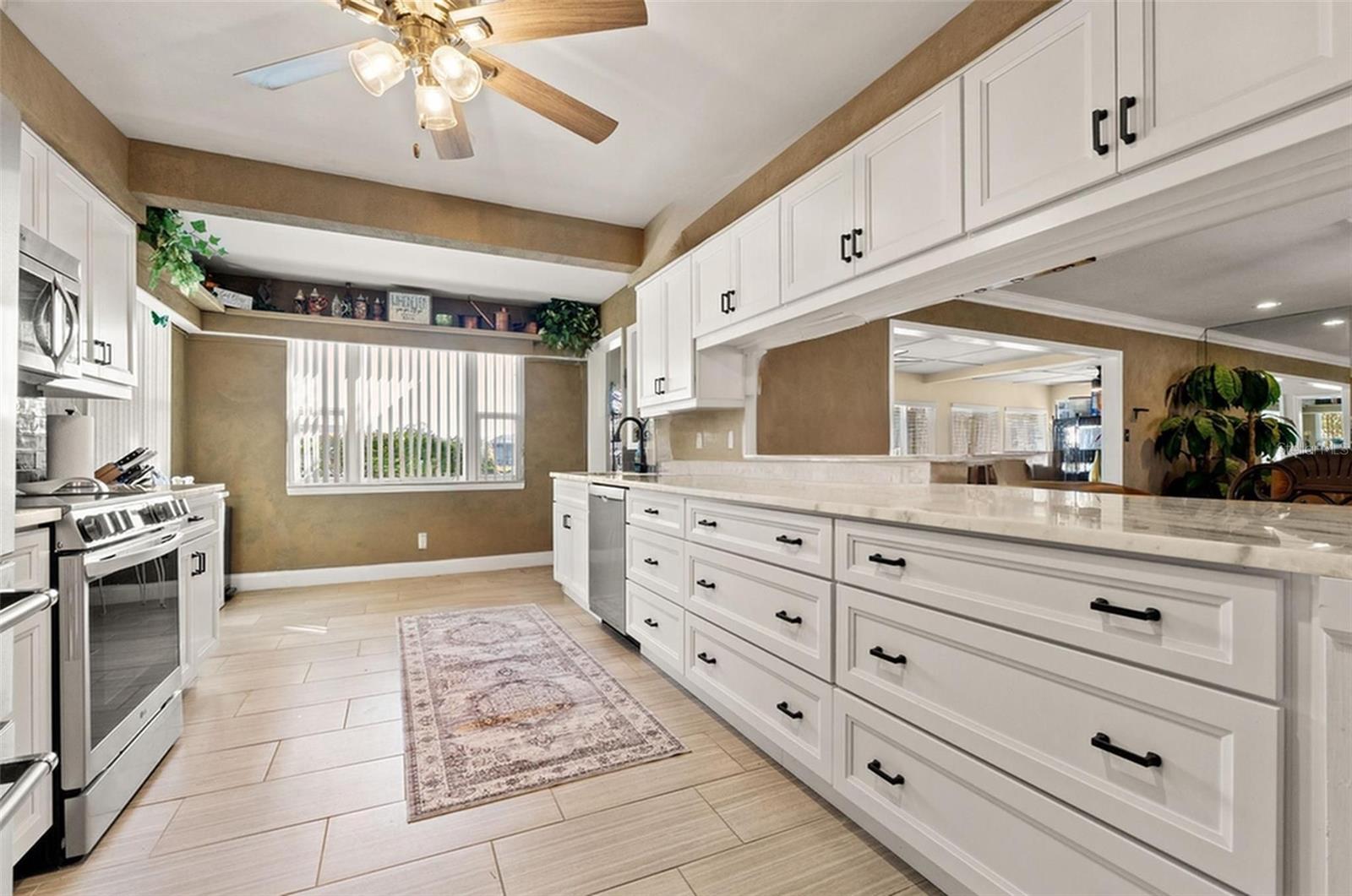 4384 4th Isle Dr Property Photo 10