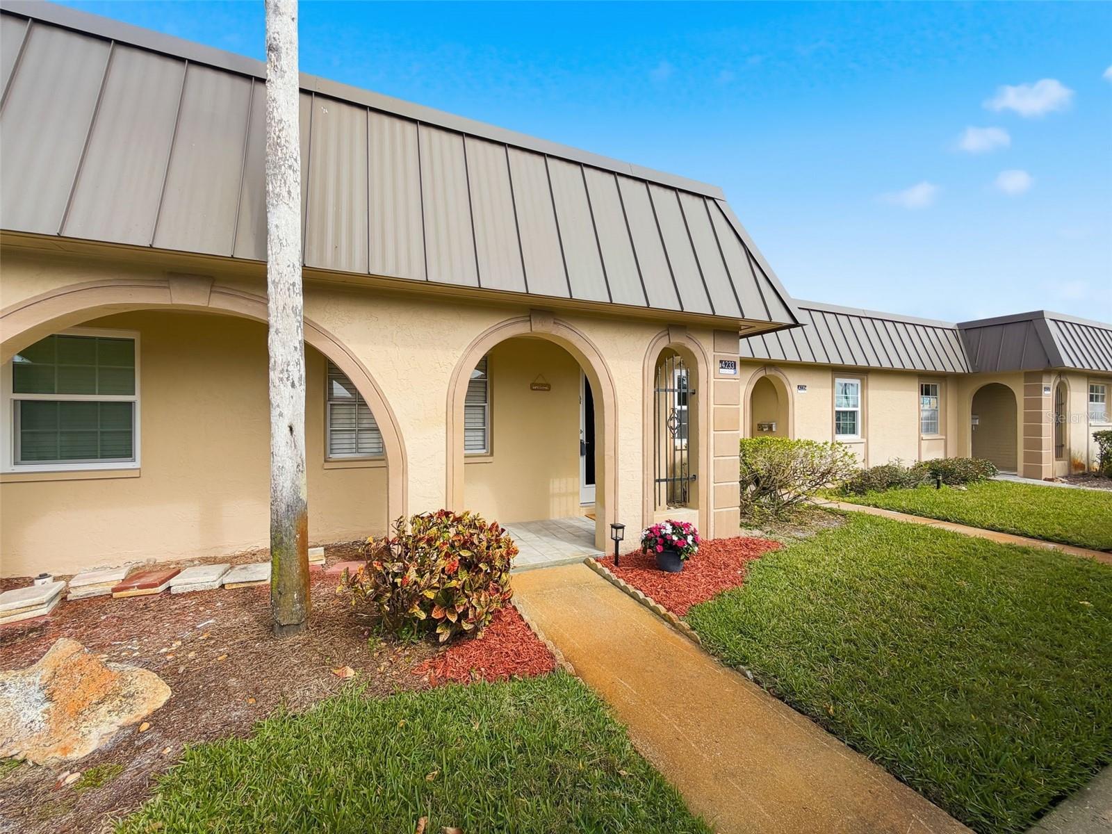 4233 Stratford Dr #d Property Photo 4