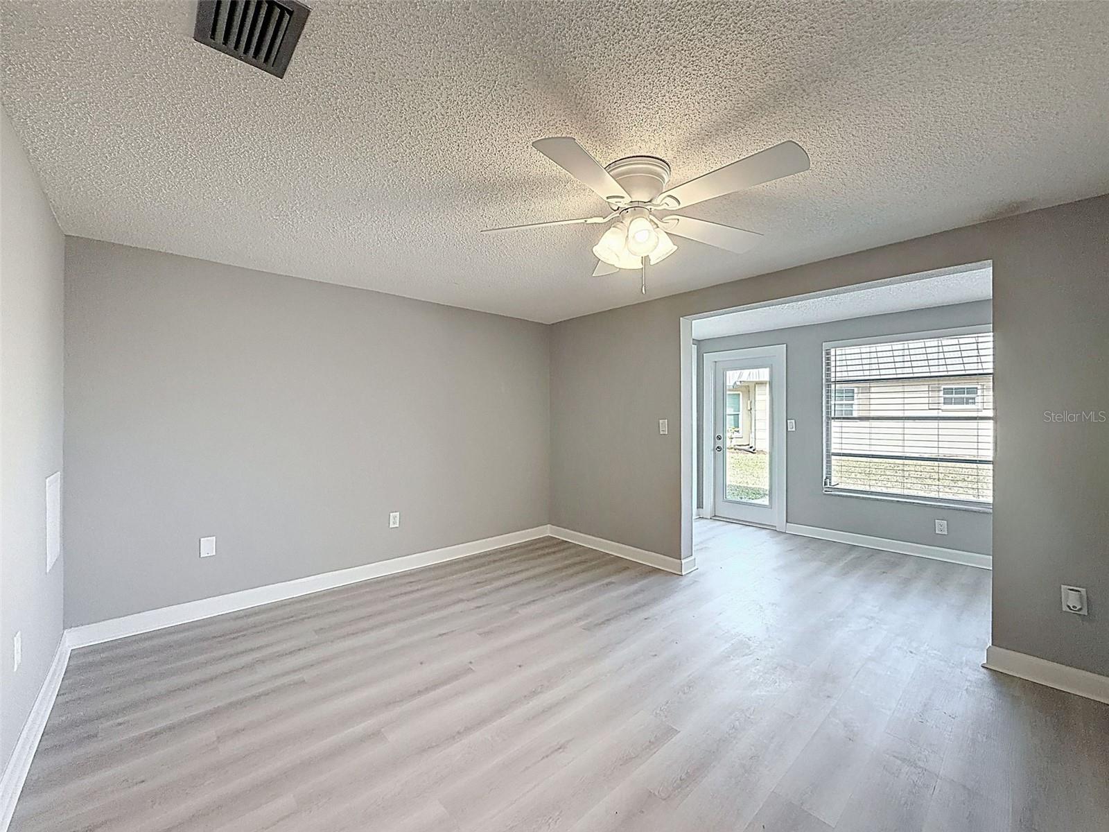 4233 Stratford Dr #d Property Photo 22