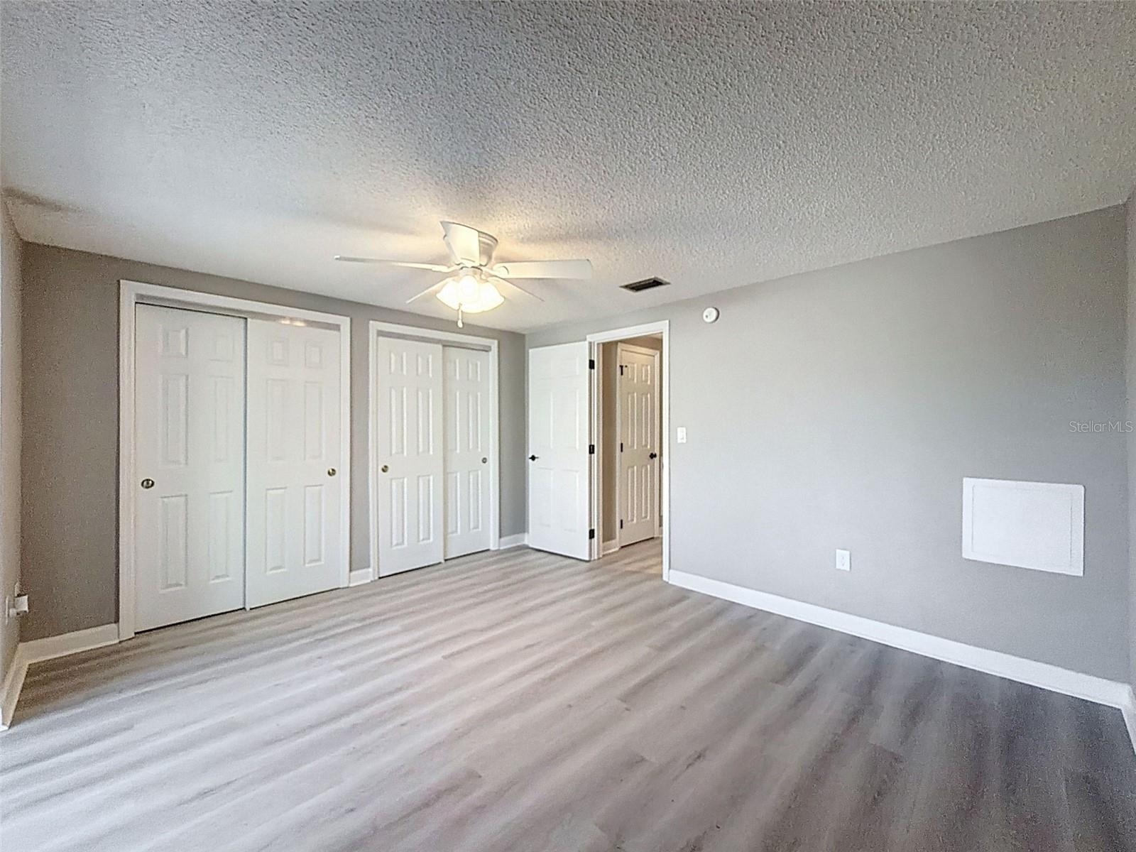 4233 Stratford Dr #d Property Photo 23