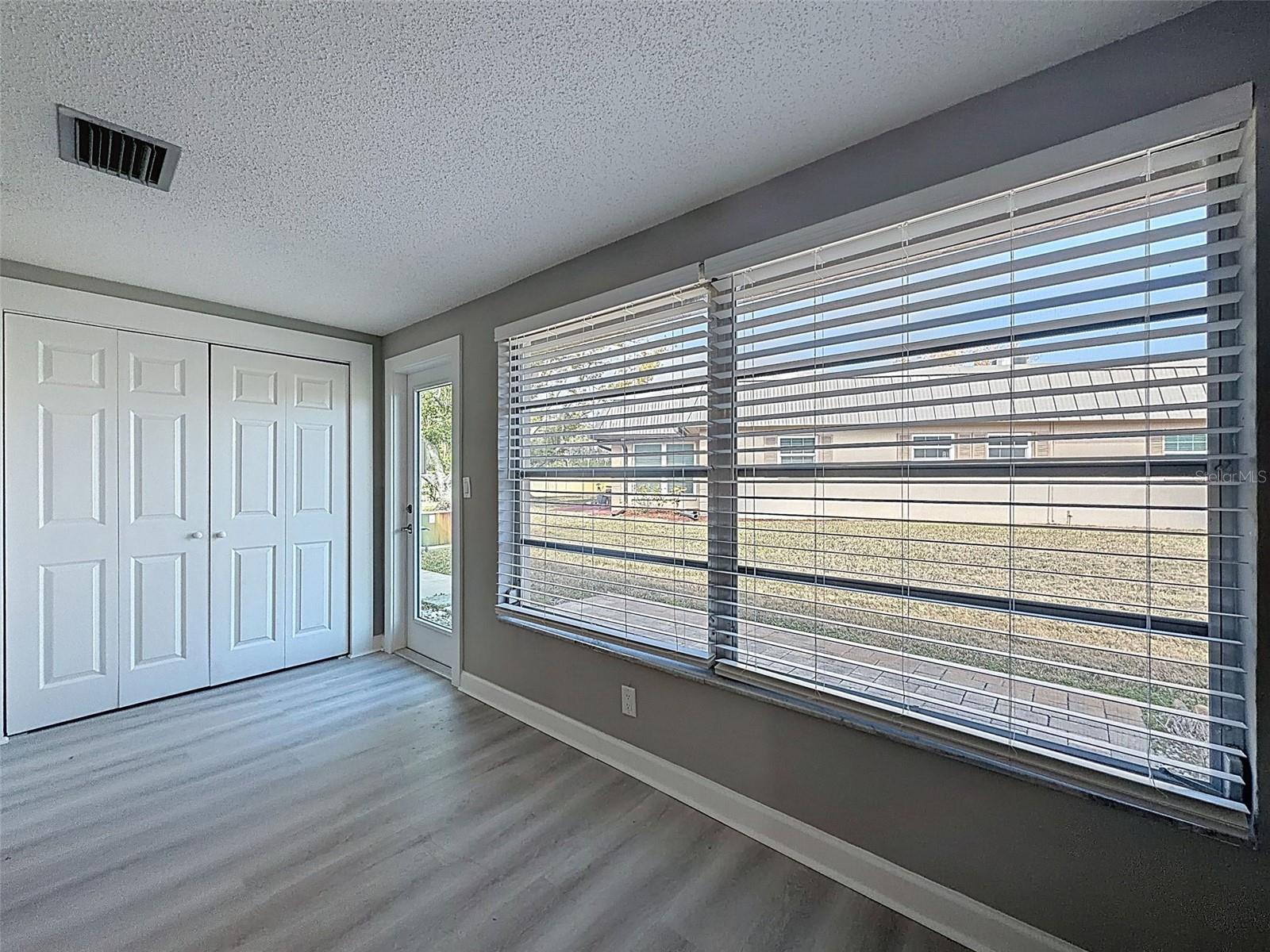 4233 Stratford Dr #d Property Photo 26