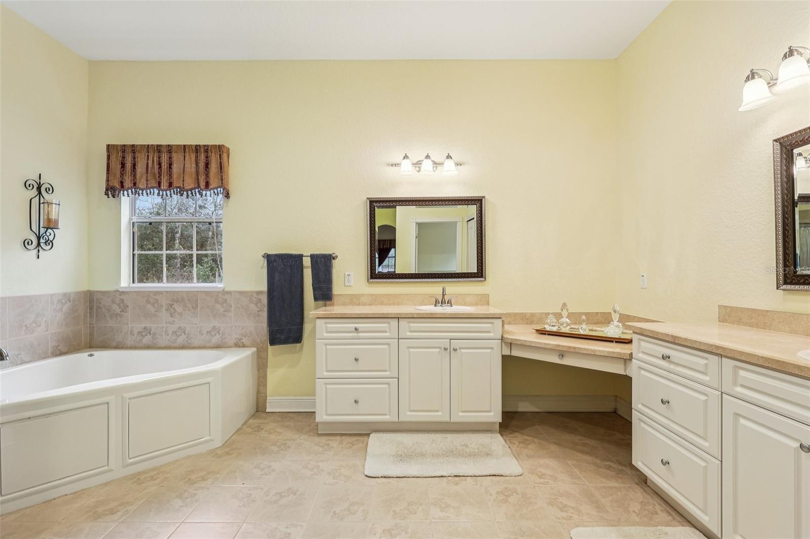 30342 Vitex Ave Property Photo 14