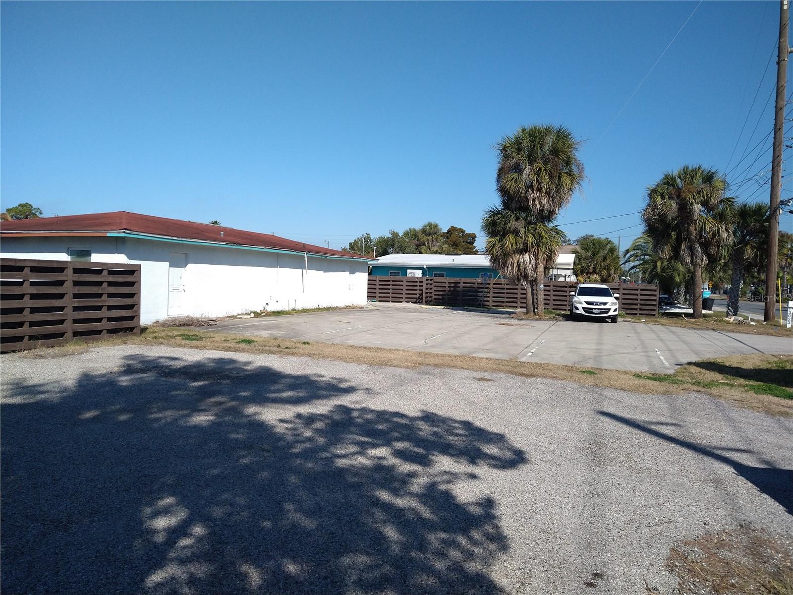 13923 Old Dixie Hwy Property Photo 2