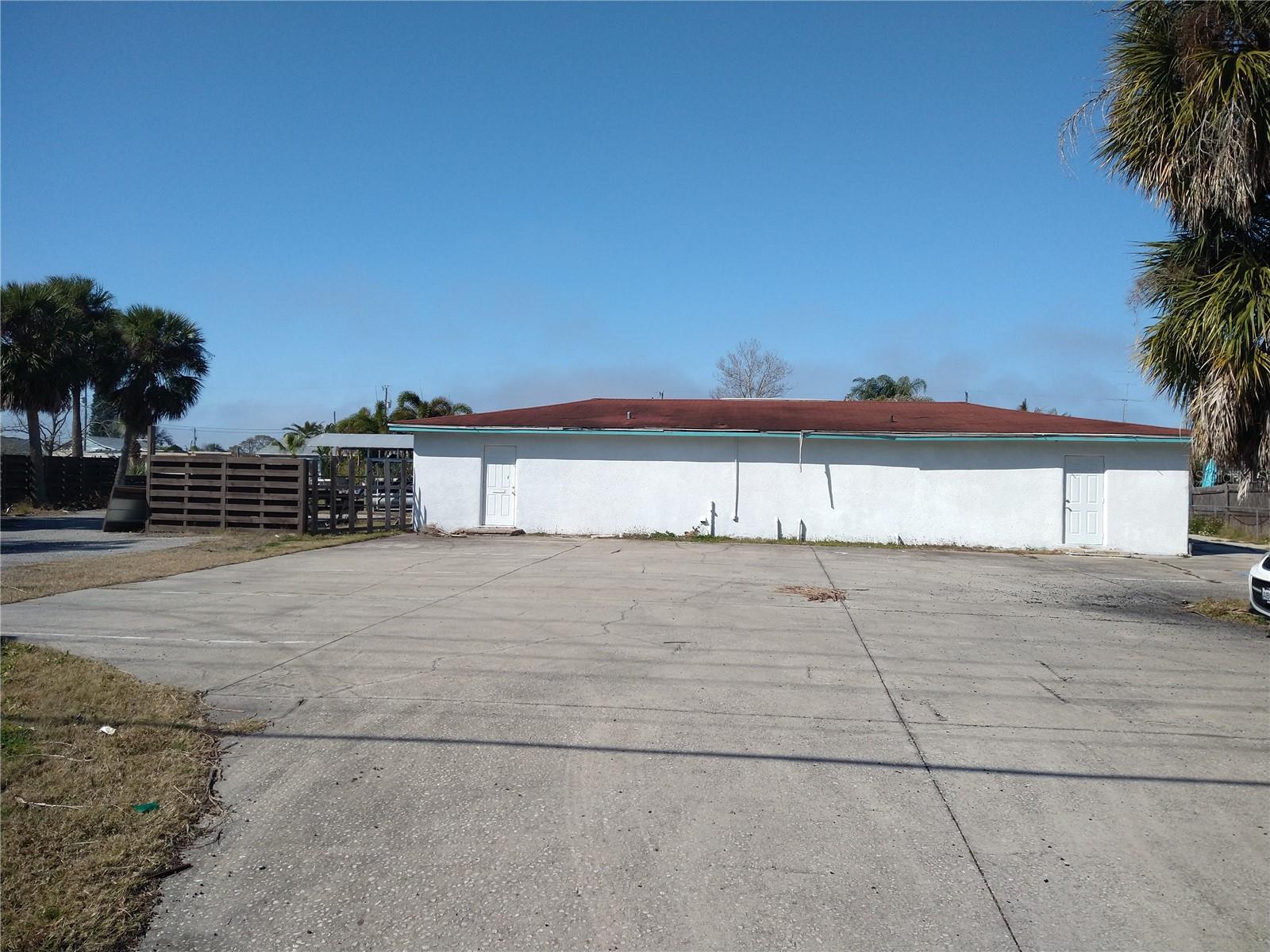 13923 Old Dixie Hwy Property Photo 3