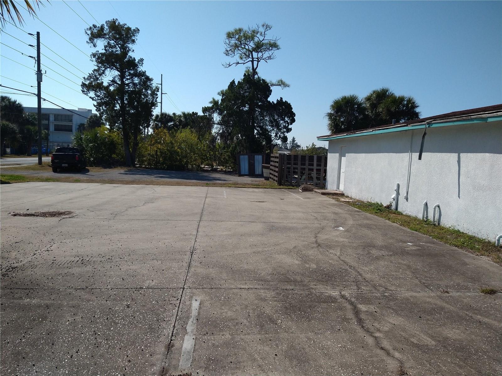 13923 Old Dixie Hwy Property Photo 8