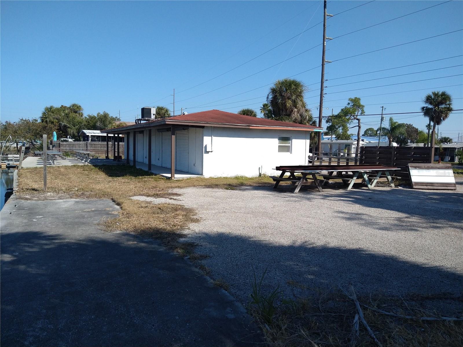 13923 Old Dixie Hwy Property Photo 10