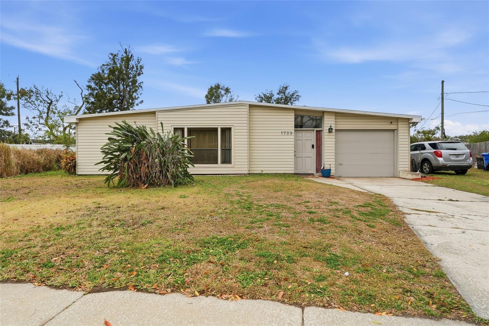 1709 Carnegie Cir Property Photo 1