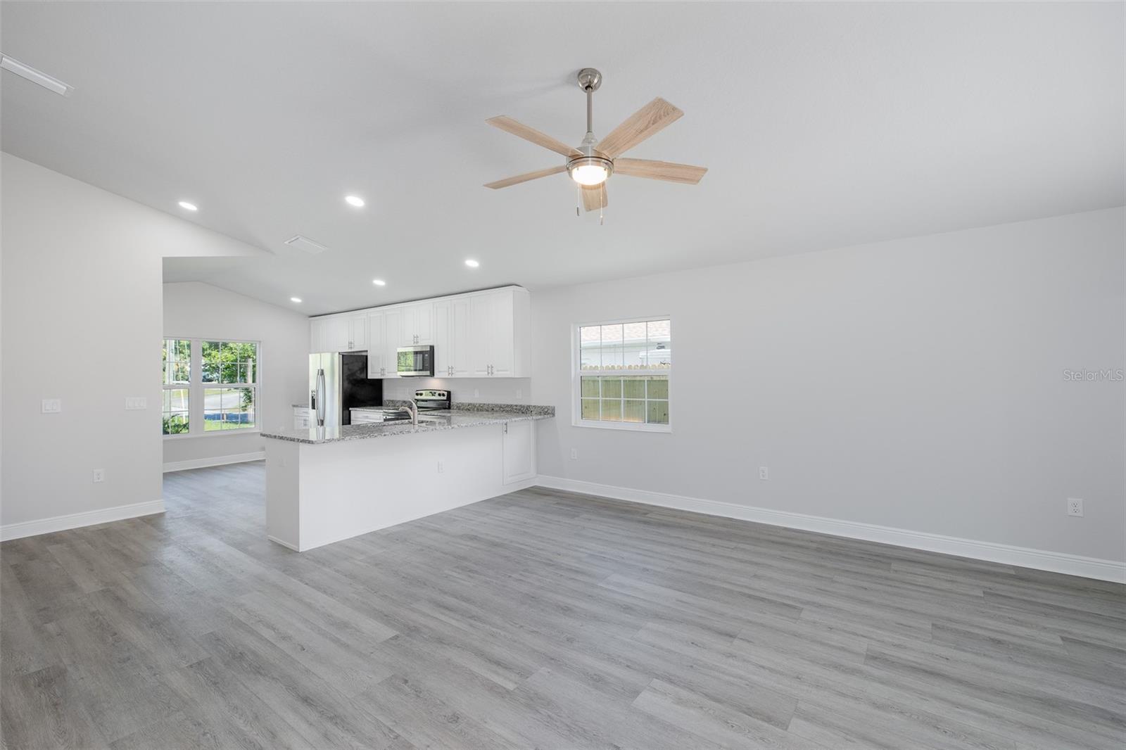 5422 Charles St Property Photo 10