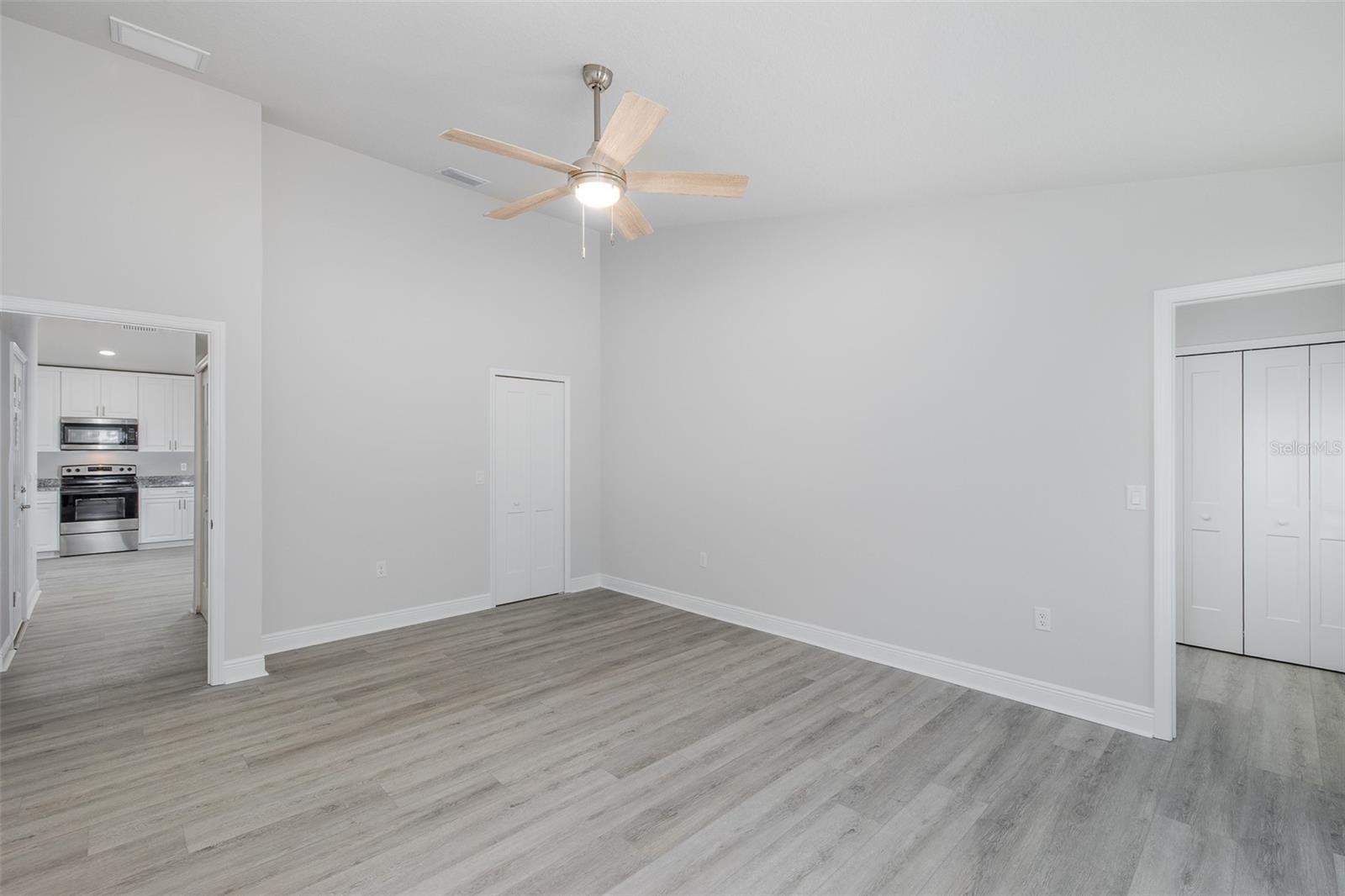 5422 Charles St Property Photo 12