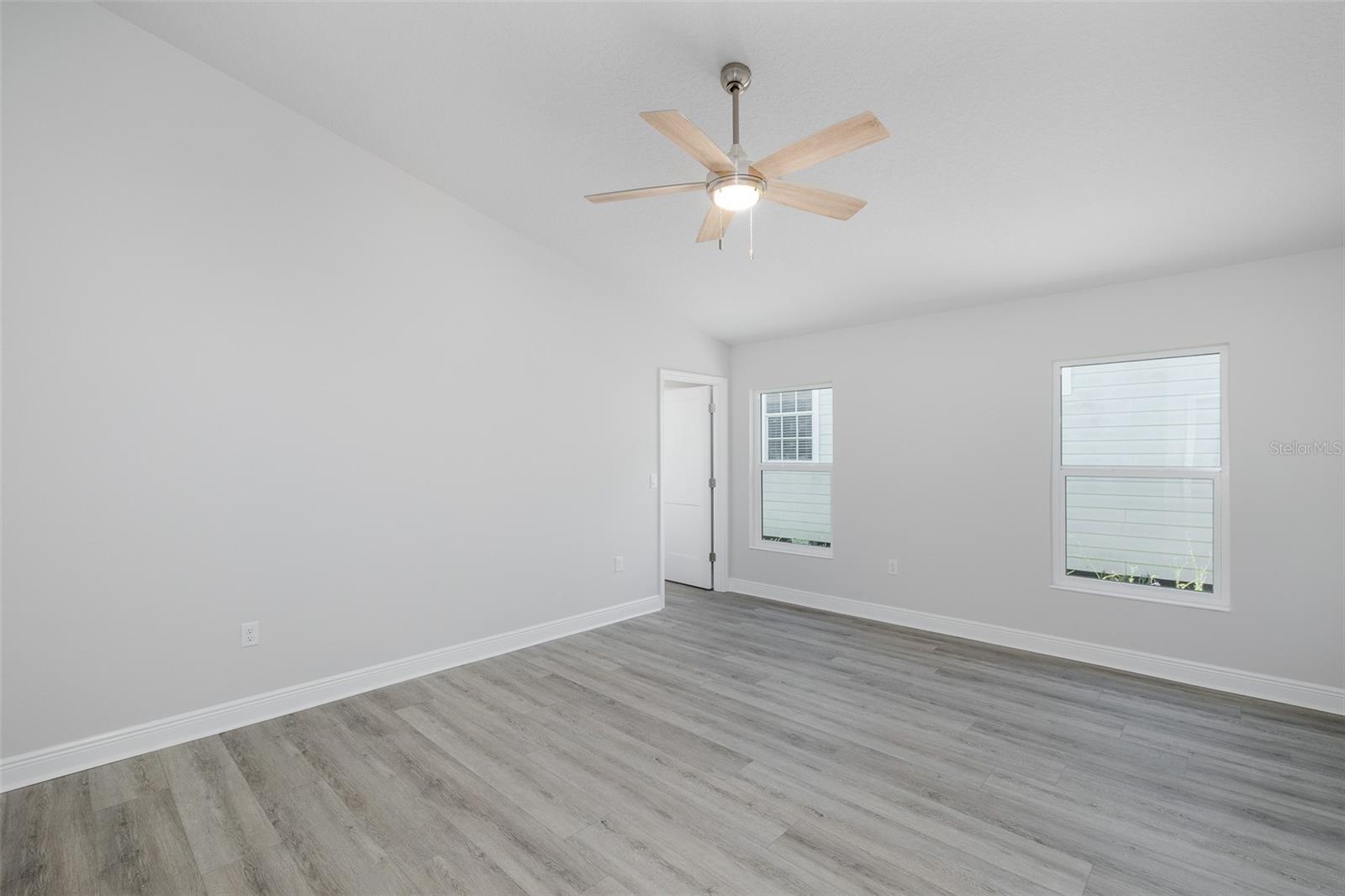 5422 Charles St Property Photo 13