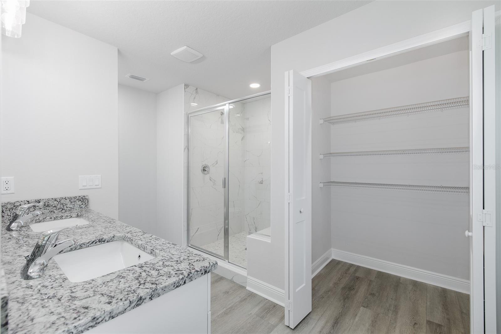 5422 Charles St Property Photo 15