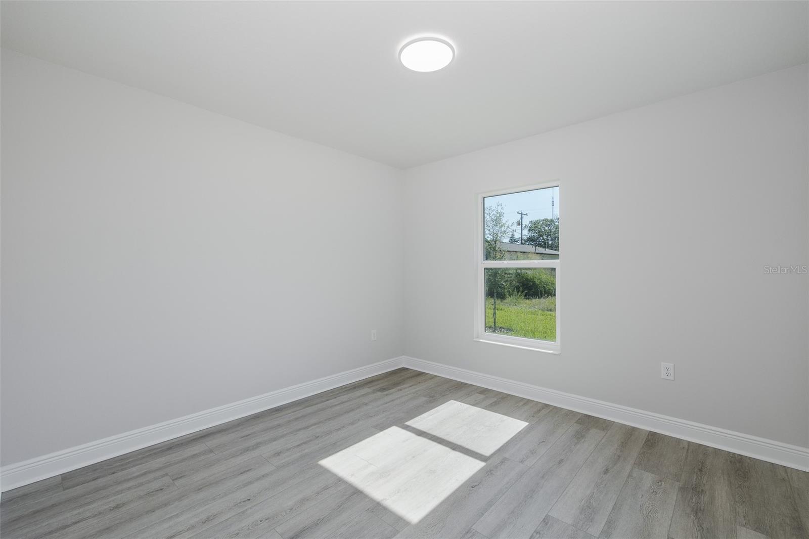 5422 Charles St Property Photo 18