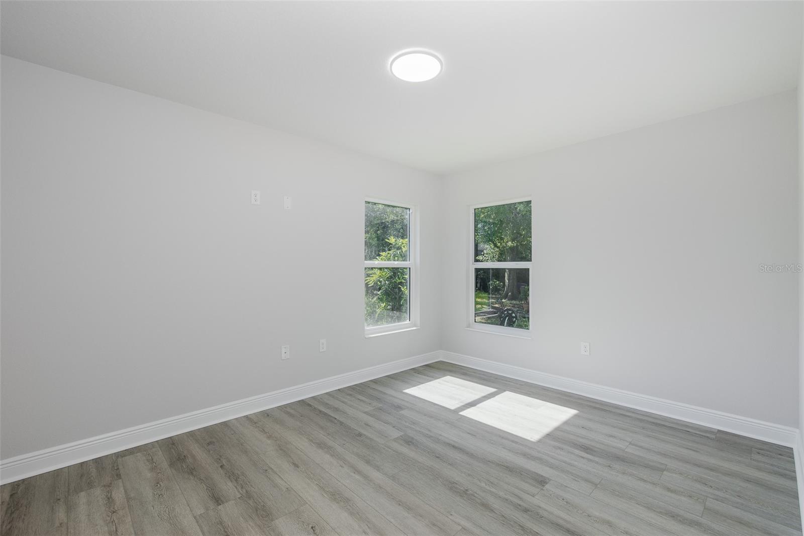 5422 Charles St Property Photo 20