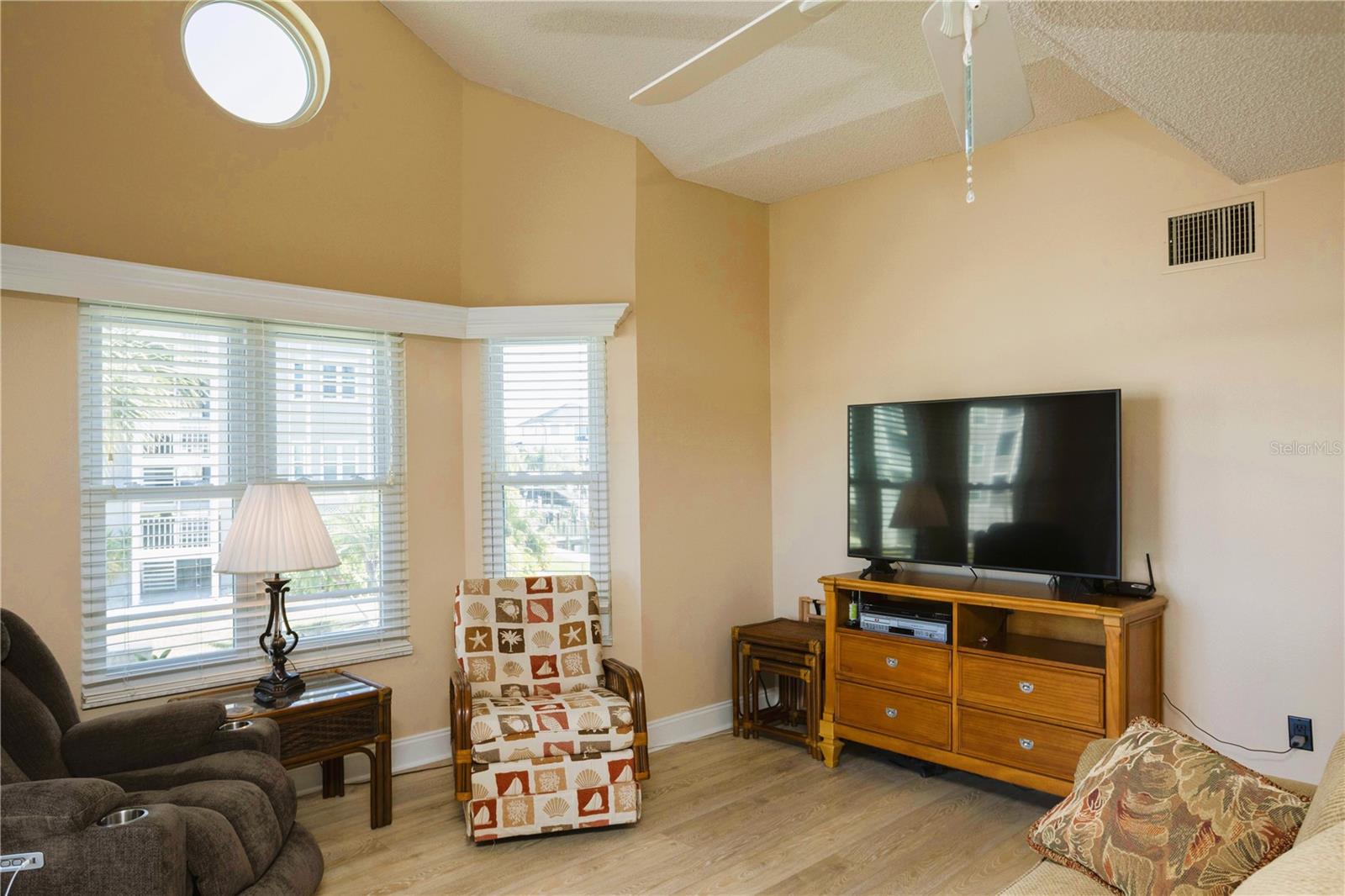 5712 Biscayne Ct #101 Property Photo 13