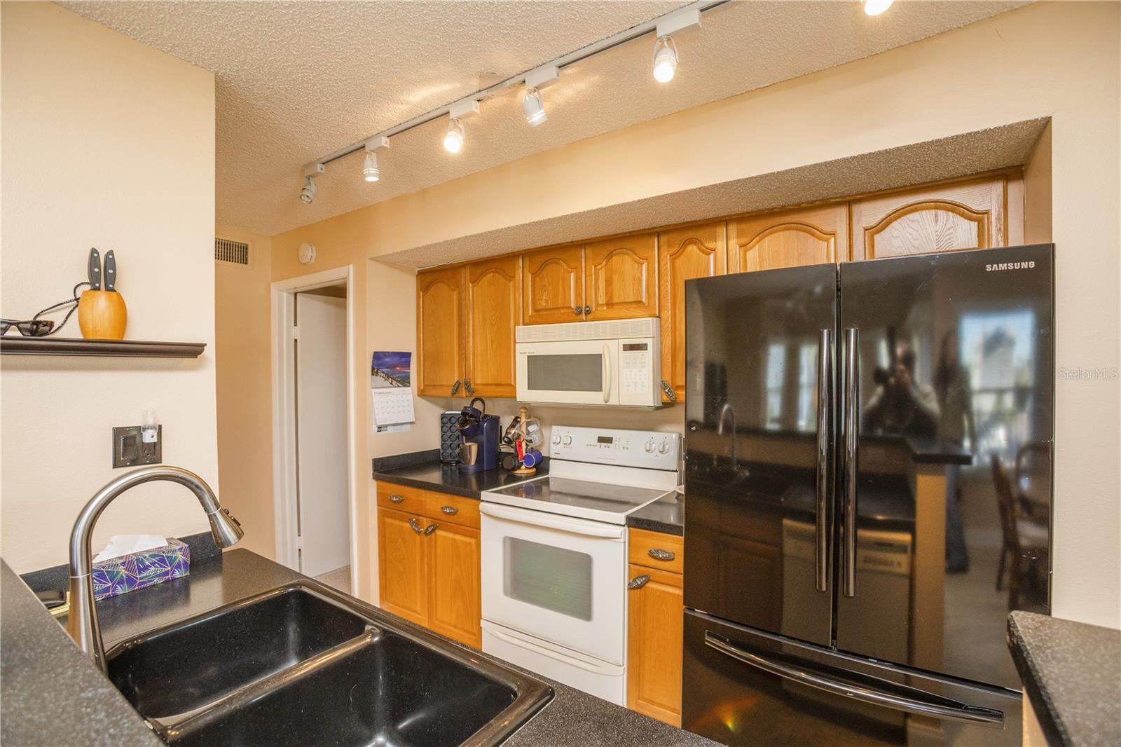5712 Biscayne Ct #101 Property Photo 14