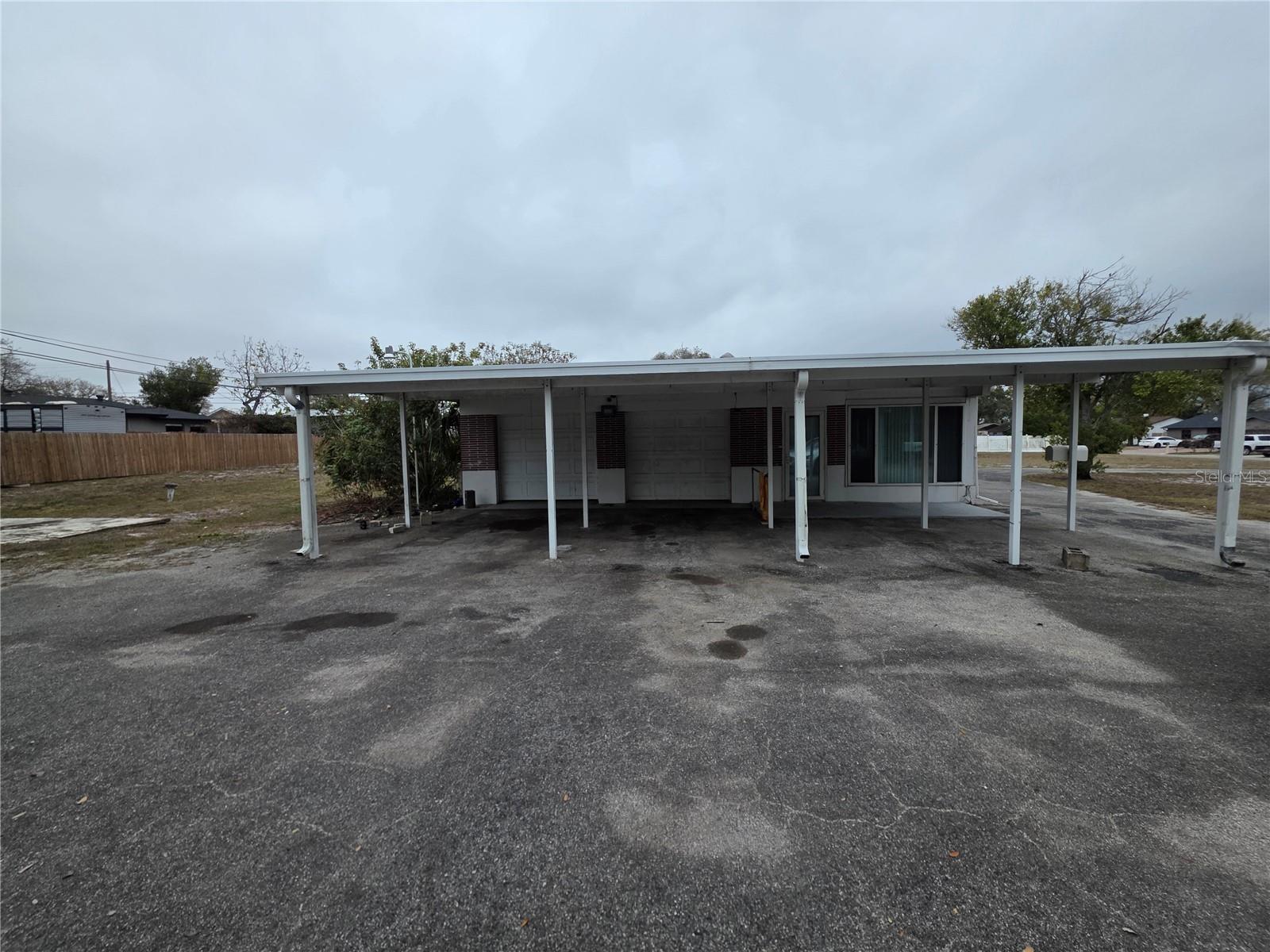 2634 South Dr Property Photo 6