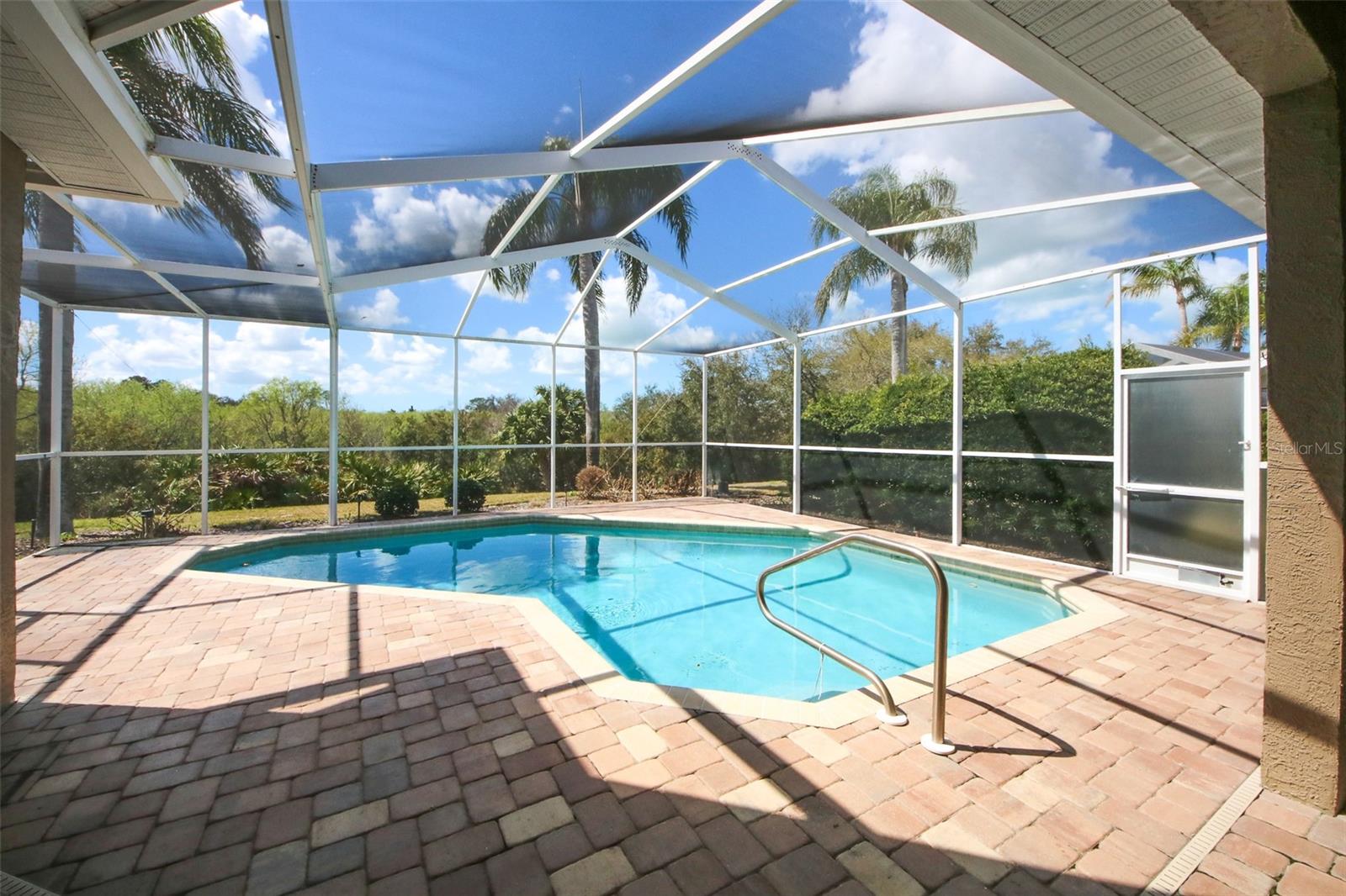 8506 Coral Creek Loop Property Photo 4