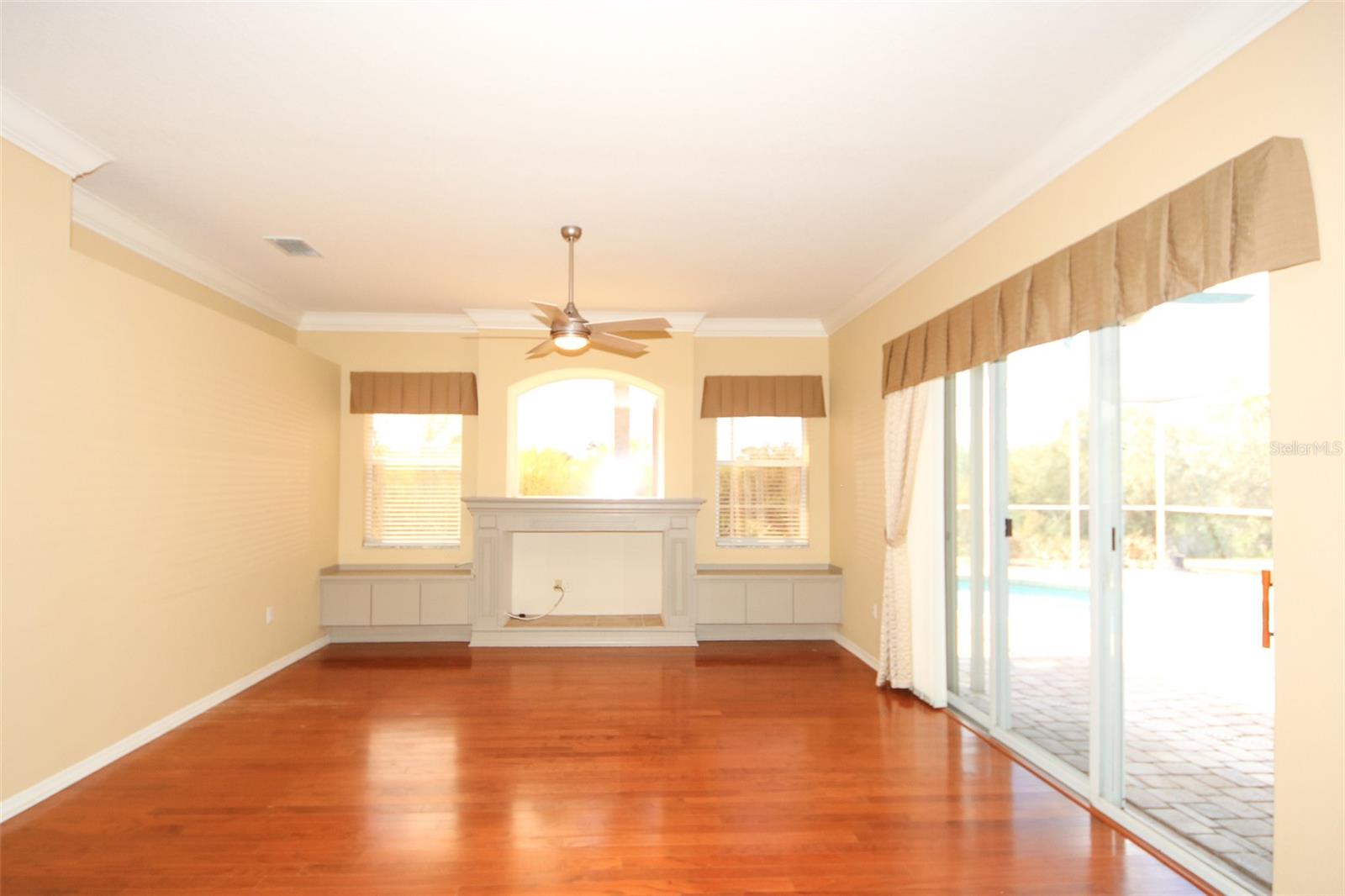 8506 Coral Creek Loop Property Photo 9