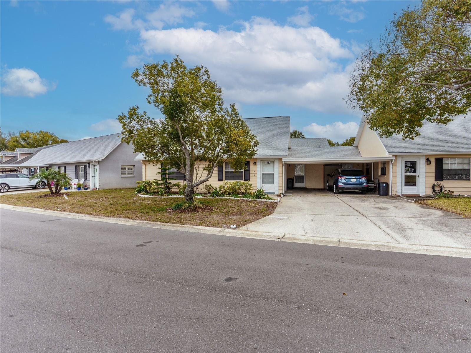 6652 Dartmoor Ln #5a Property Photo 1