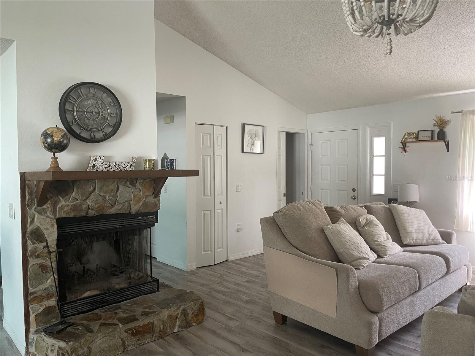 15499 Arvin Dr Property Photo 3