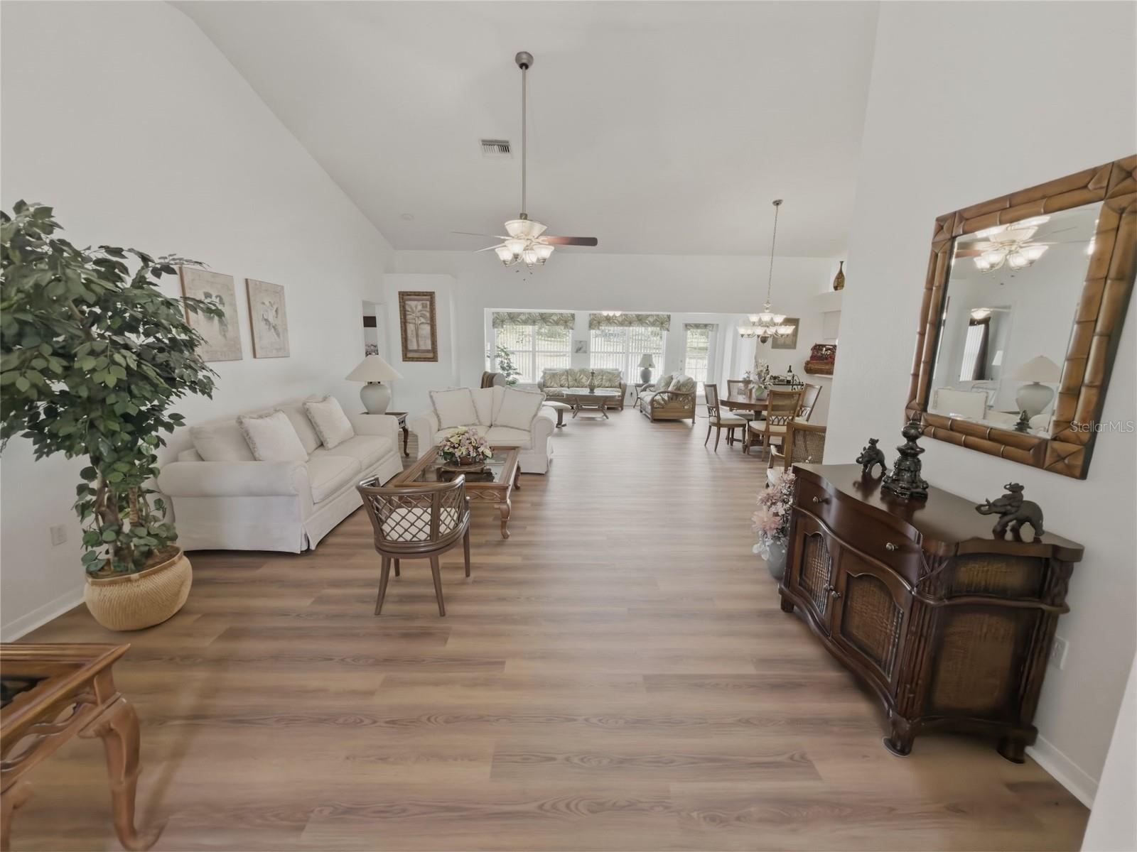 11131 Hollander Ave Property Photo 9
