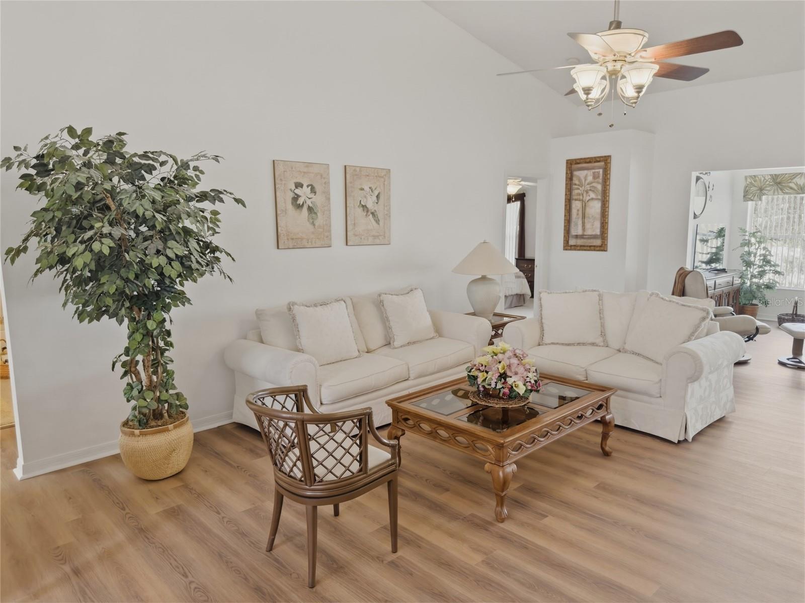 11131 Hollander Ave Property Photo 11