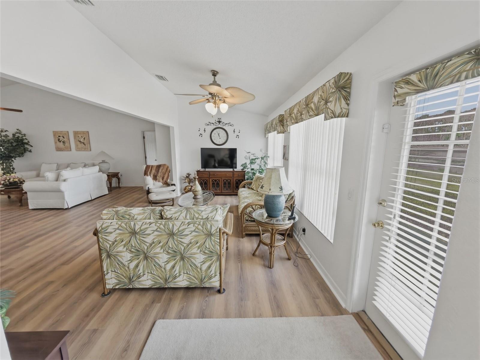11131 Hollander Ave Property Photo 26