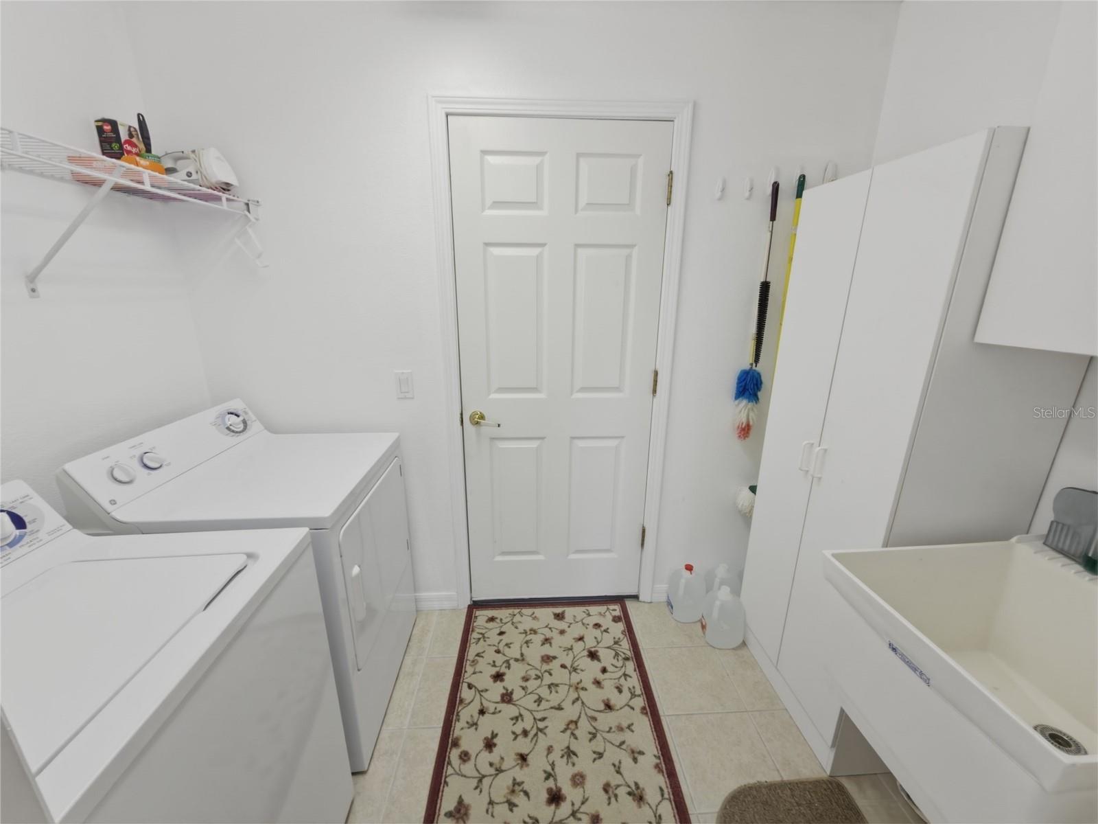 11131 Hollander Ave Property Photo 42