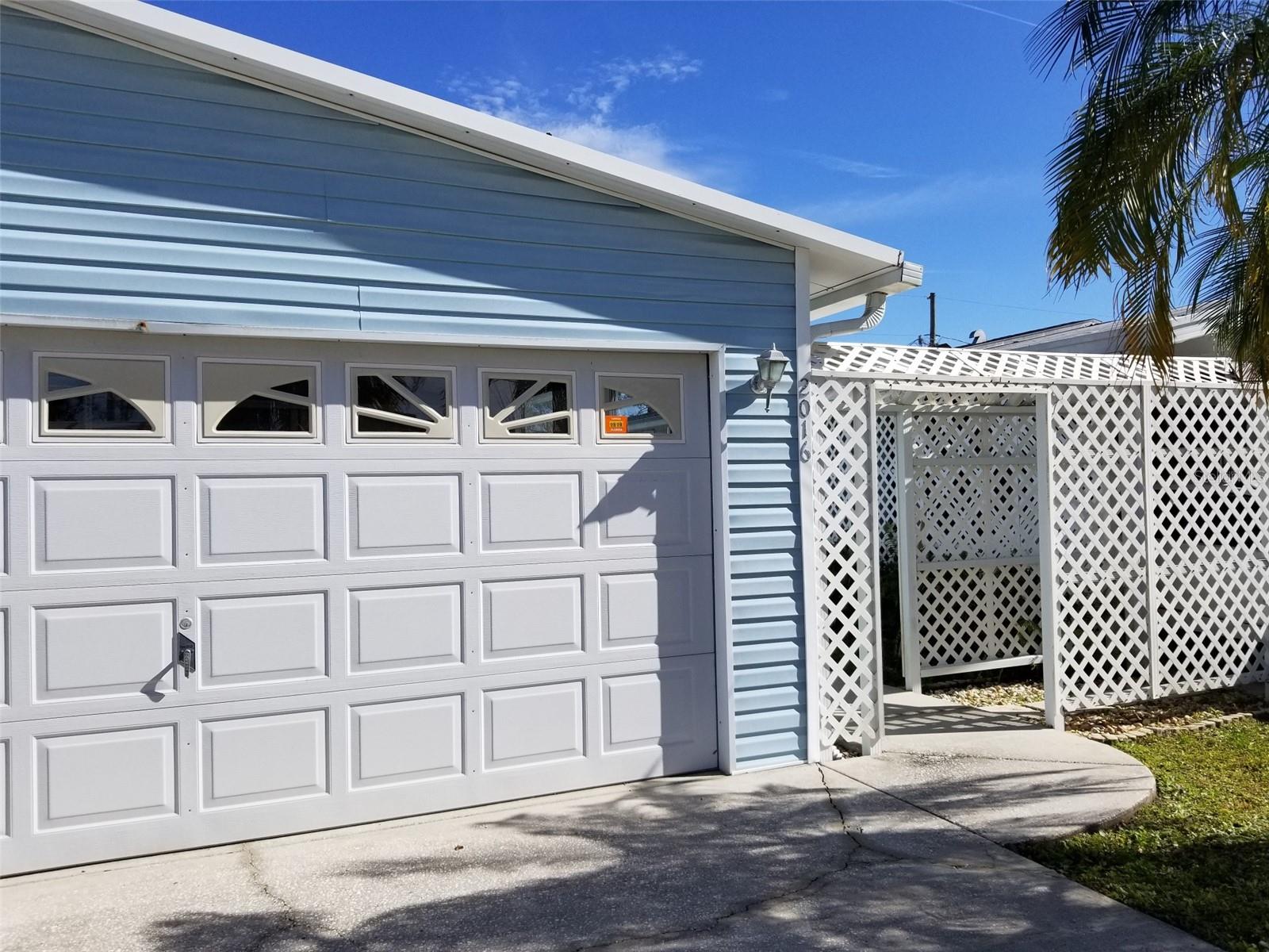 2016 Lake Linda Cir Property Photo 2