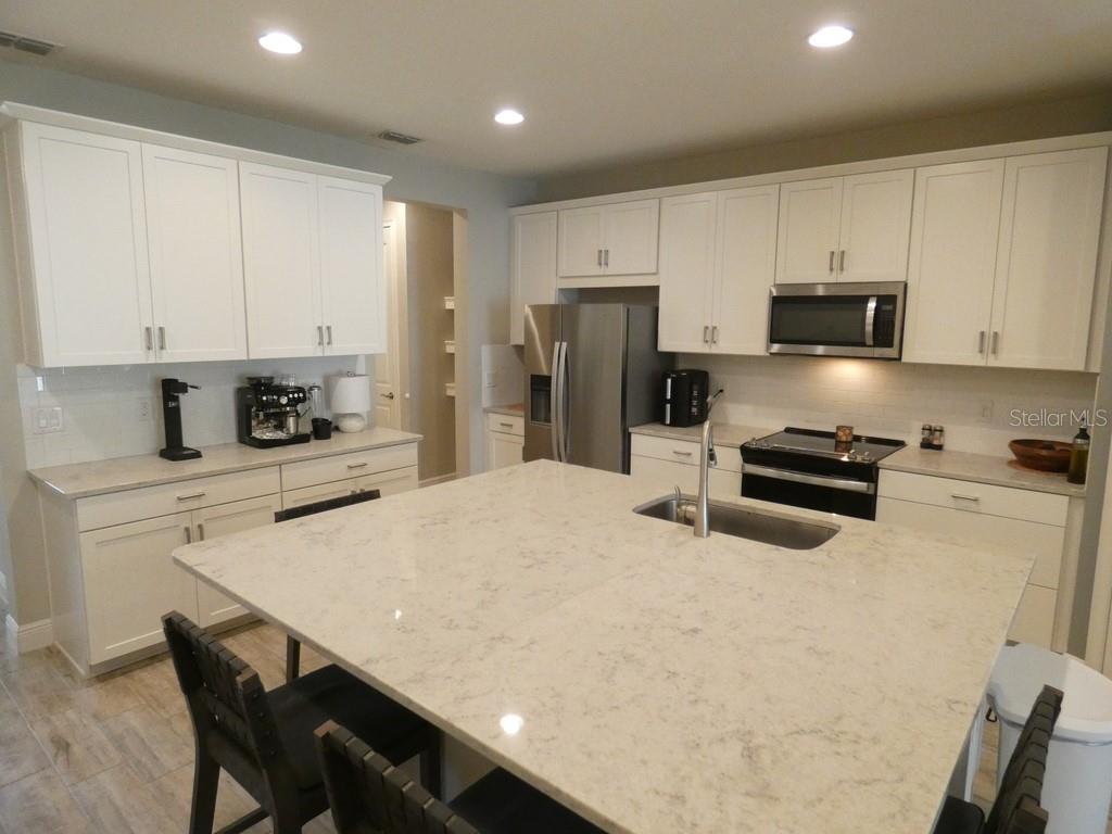 1505 Sunset Wind Loop Property Photo 7