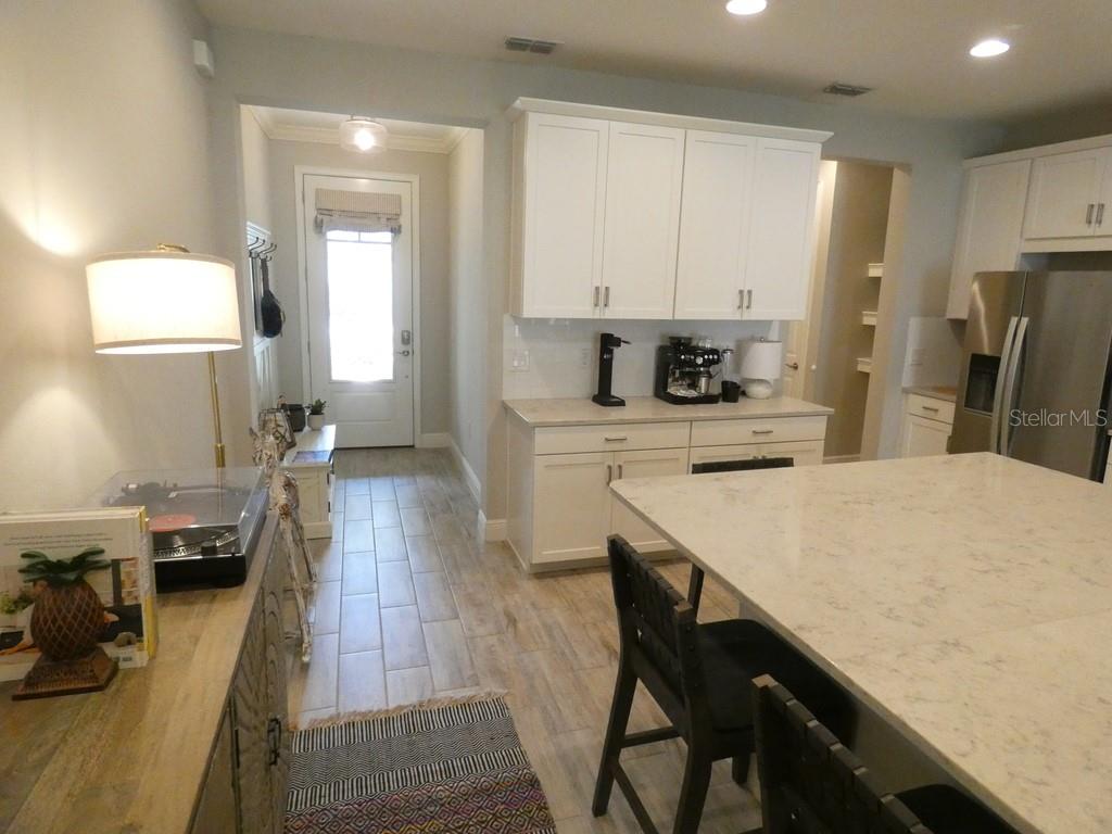 1505 Sunset Wind Loop Property Photo 8
