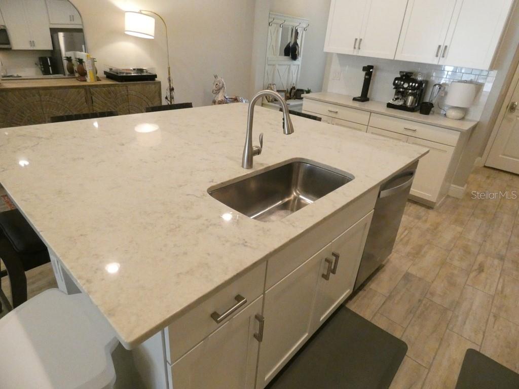 1505 Sunset Wind Loop Property Photo 11