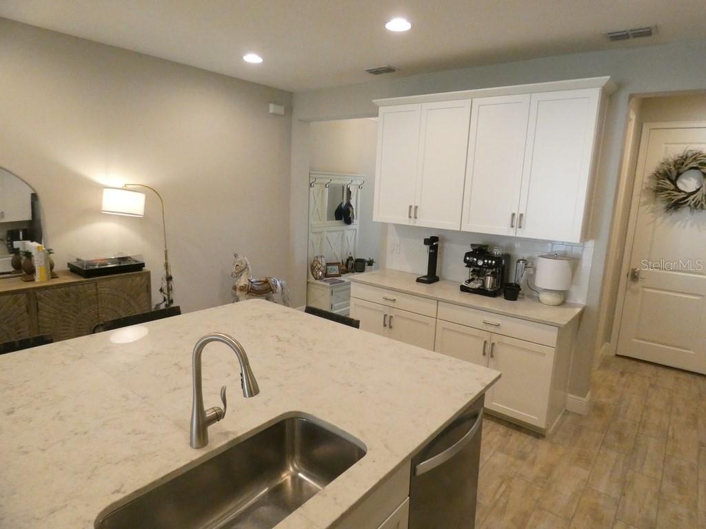 1505 Sunset Wind Loop Property Photo 12