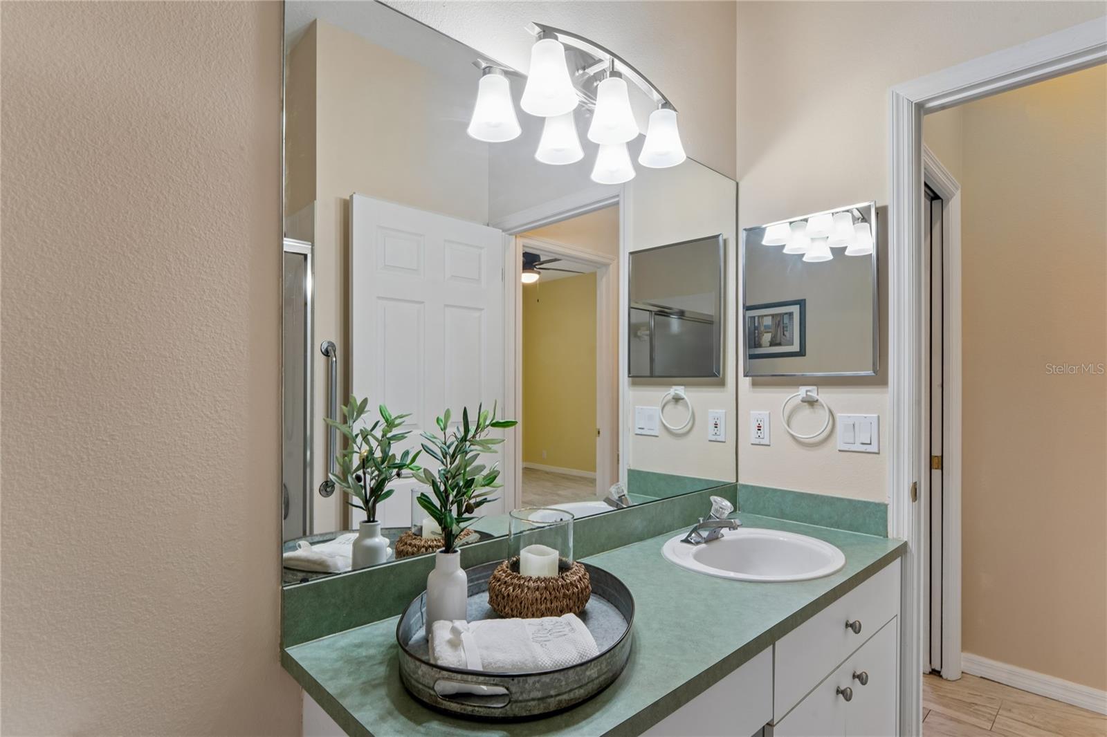 14465 Middle Fairway Dr Property Photo 40