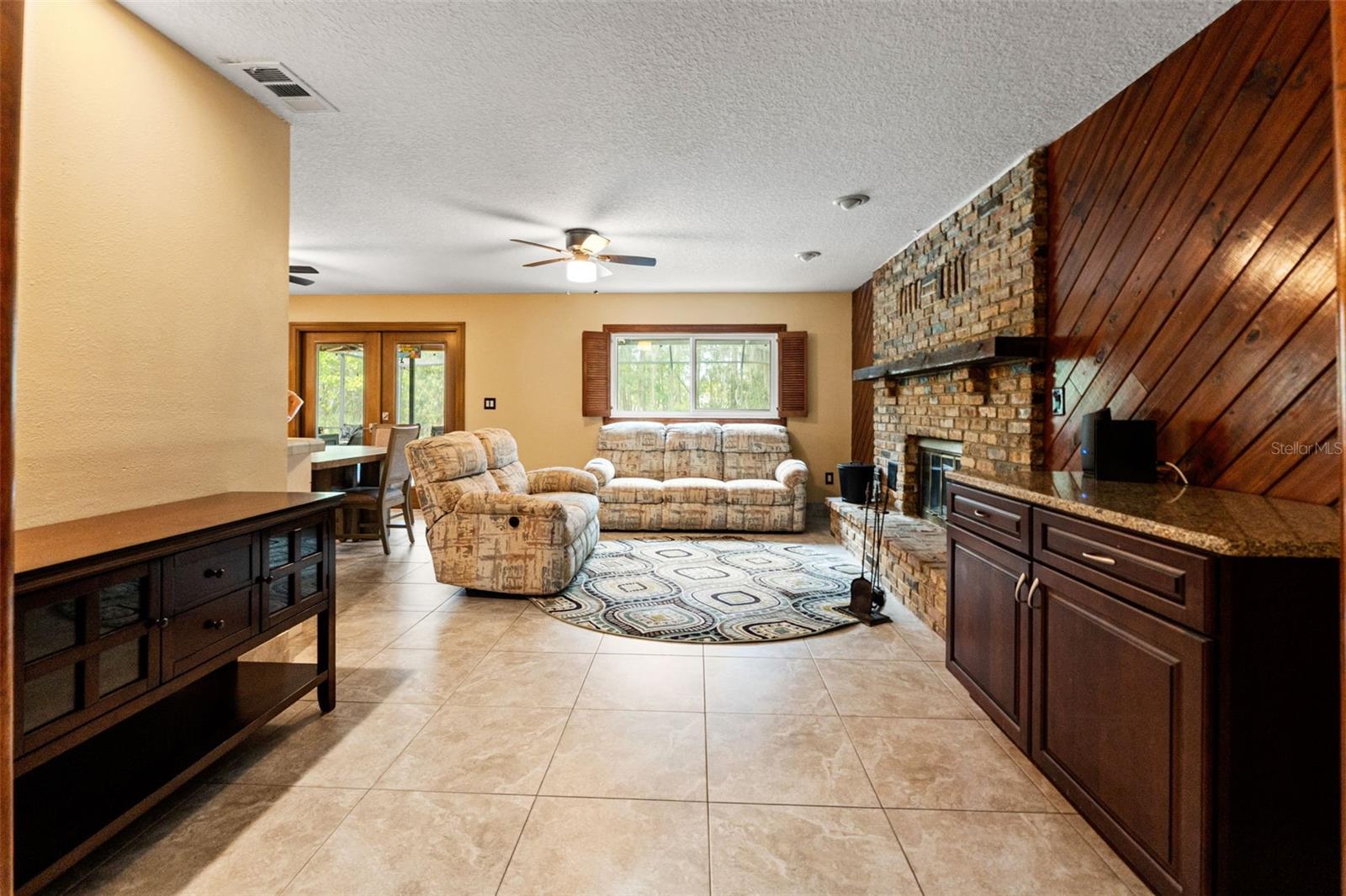 1357 Dinsmore Ct Property Photo 18