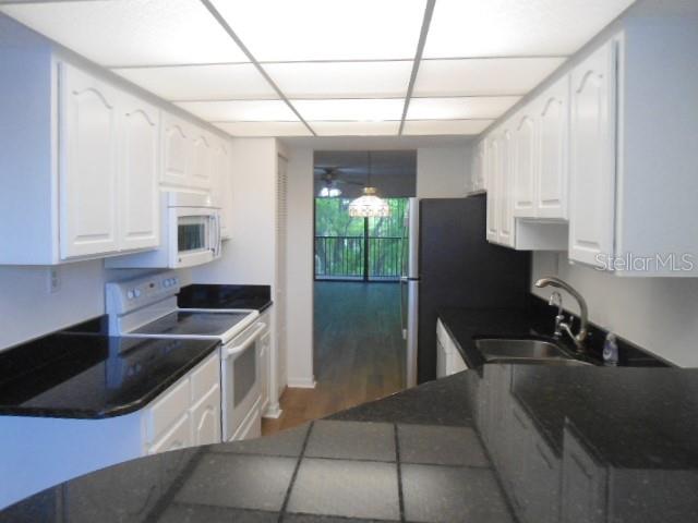 2800 Cove Cay Dr #4d Property Photo 4