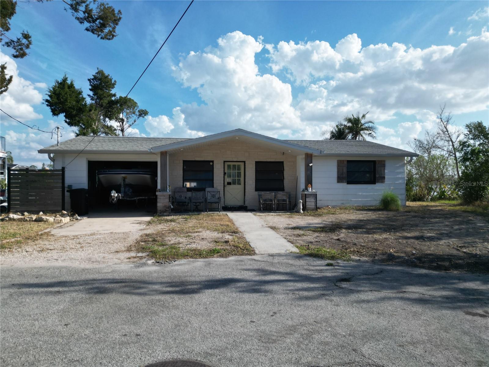 8402 Damen Ln Property Photo 2
