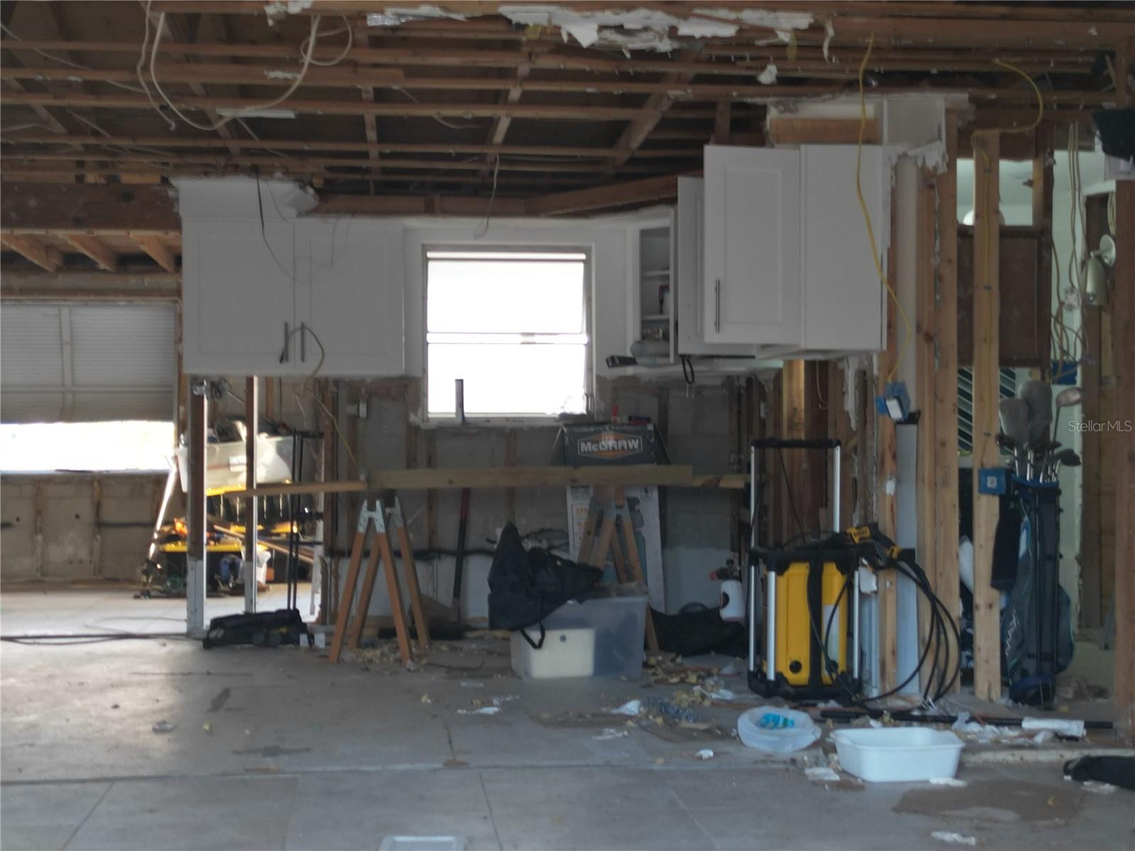 8402 Damen Ln Property Photo 12