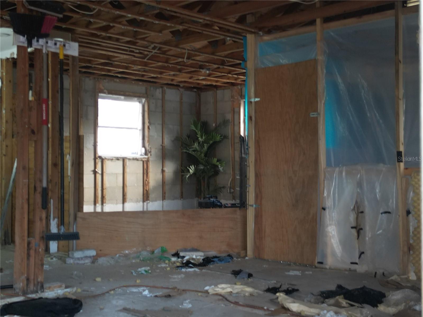 8402 Damen Ln Property Photo 13