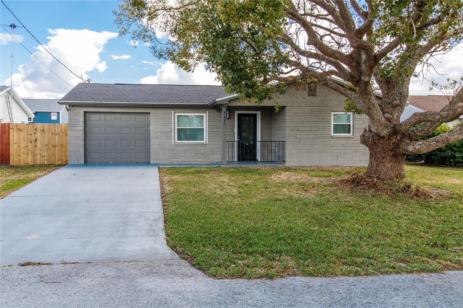 7434 Mako Dr Property Photo 1