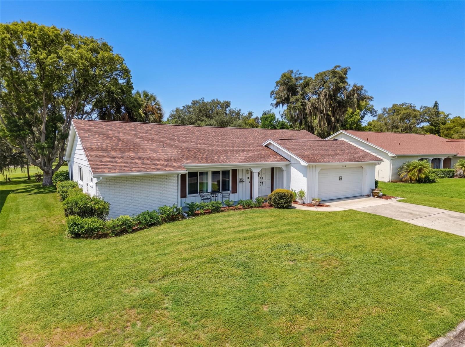 8210 Valley Stream Ln Property Photo 3