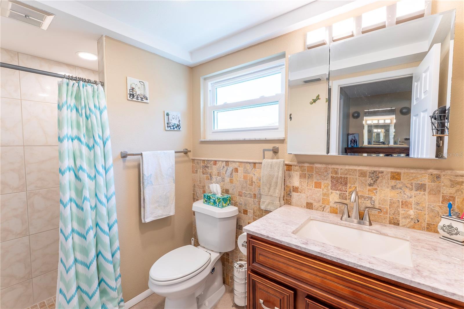 8210 Valley Stream Ln Property Photo 12