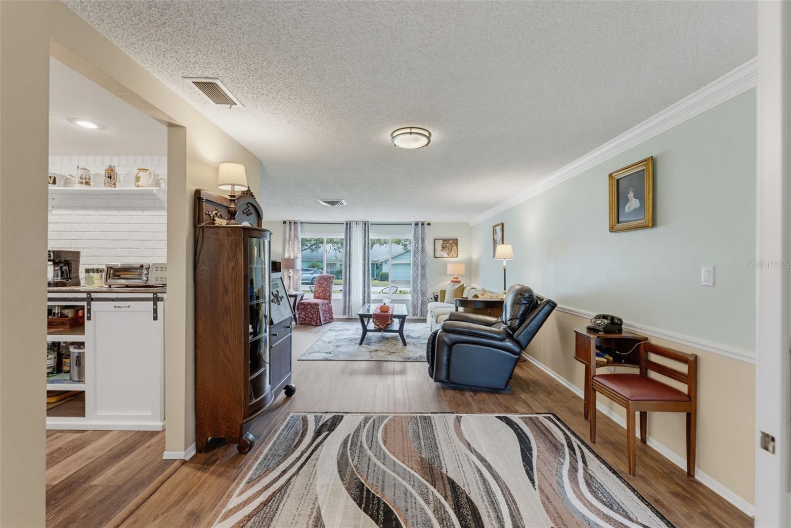 8210 Valley Stream Ln Property Photo 18