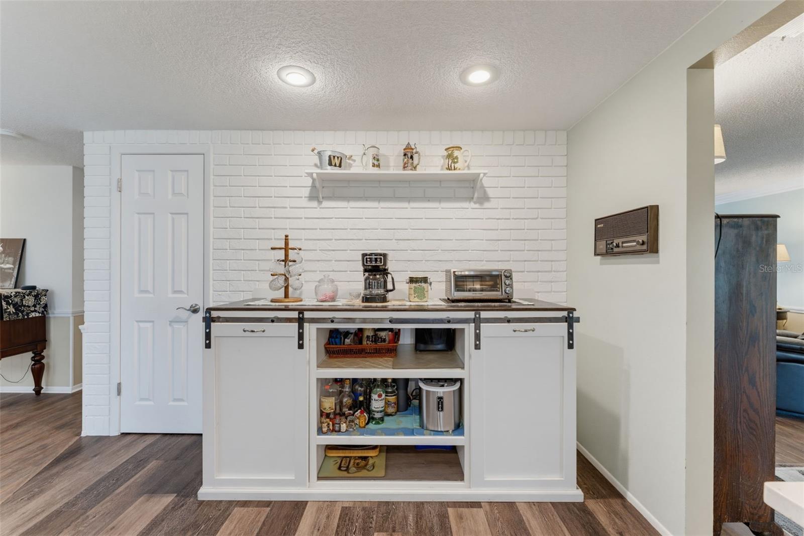 8210 Valley Stream Ln Property Photo 26