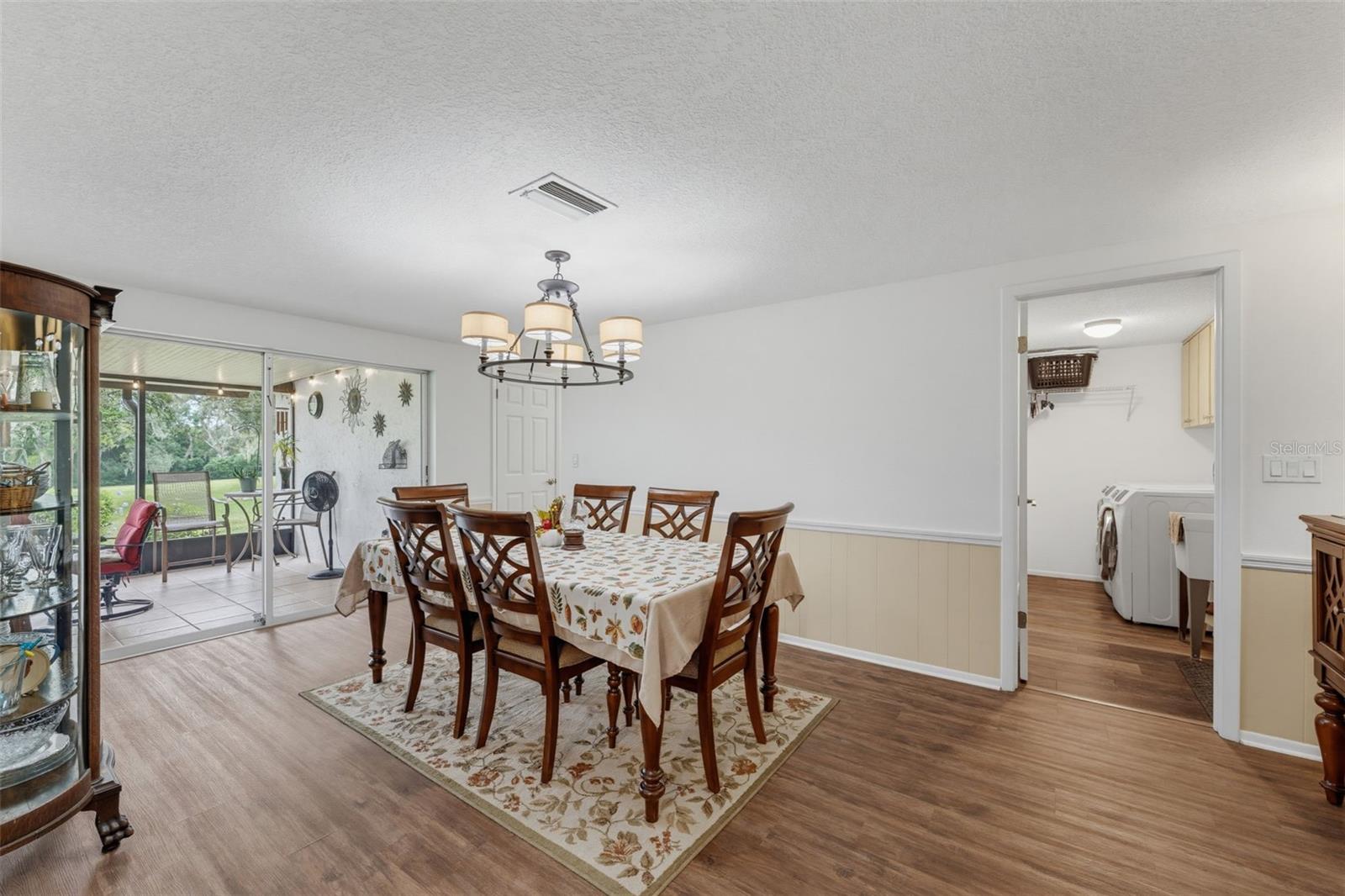 8210 Valley Stream Ln Property Photo 33